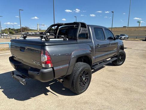 Used 2015 Toyota Tacoma PreRunner w/ SR5 Package RWD image 10
