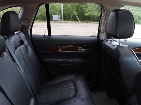 Used 2015 Lincoln MKX AWD w/ Equipment Group 102A image 16