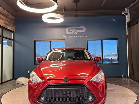 Used 2019 Toyota Yaris LE image 8