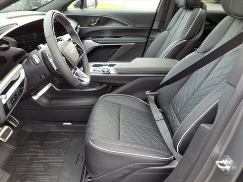 New 2026 Cadillac Lyriq V w/ Exterior Carbon Fiber Package AWD/4WD image 5