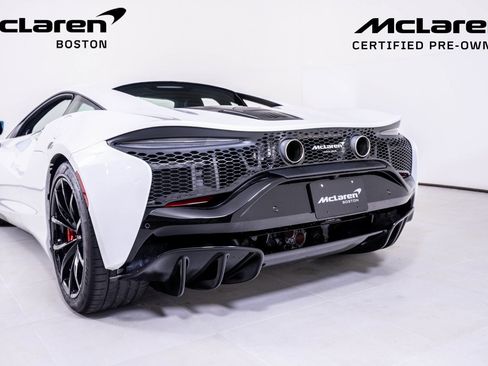 Used 2023 McLaren Artura RWD image 10