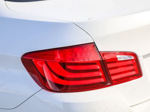 Used 2011 BMW 550i 550i image 9