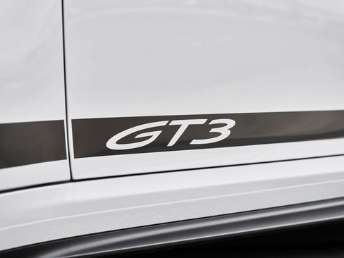 Used 2026 Porsche 911 GT3 w/ Weissach Package RWD image 12