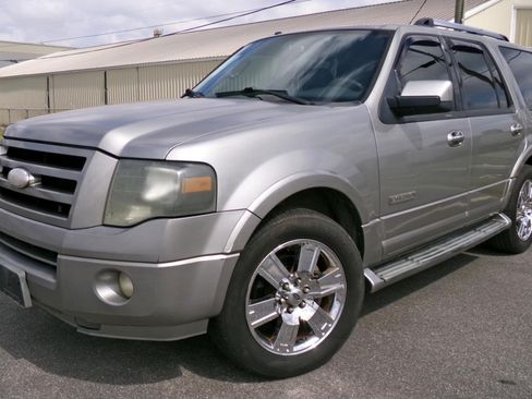 Used 2008 Ford Expedition Limited RWD image 12