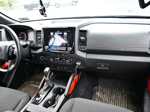 Used 2024 Nissan Frontier PRO-4X w/ Technology Package AWD/4WD image 19