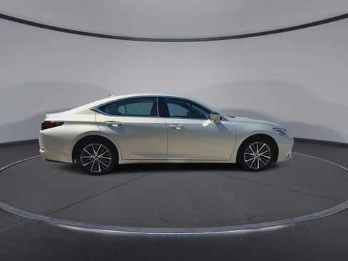 Used 2025 Lexus ES 350 w/ Premium Package image 9
