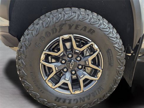 Used 2023 Chevrolet Colorado ZR2 w/ ZR2 Convenience Package III image 10