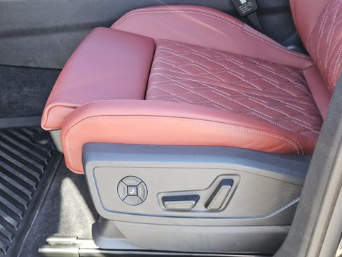 Used 2025 Audi SQ5 Prestige image 23