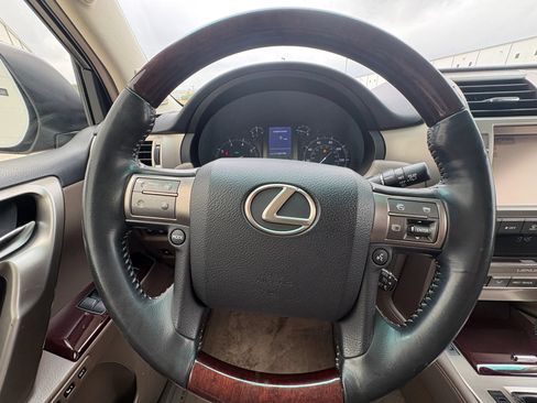 Used 2015 Lexus GX 460 w/ Premium Package AWD/4WD image 8