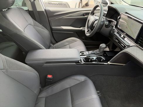 Used 2025 Toyota Camry XLE w/ Premium Plus Package FWD image 11