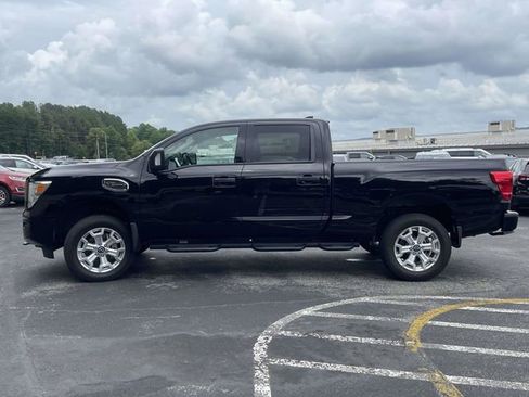 Used 2024 Nissan Titan SV w/ SV Convenience Package AWD/4WD image 7
