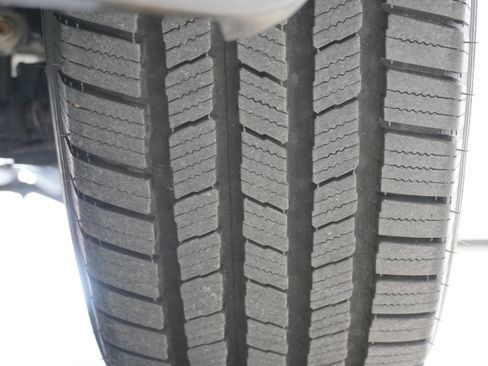 Used 2017 Nissan Titan SV image 27