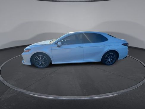 Used 2024 Toyota Camry XLE image 10