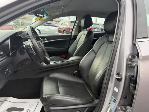 Used 2020 Genesis G70 2.0T image 9