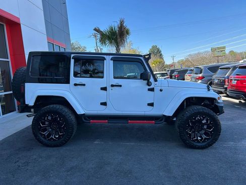 Used 2017 Jeep Wrangler Unlimited Sahara w/ Dual Top Group image 7