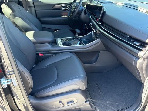 New 2026 Kia Carnival SX image 13