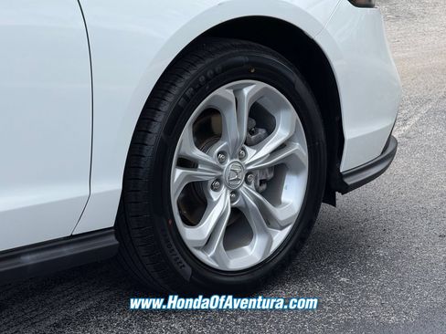 Certified 2023 Honda Accord LX image 7
