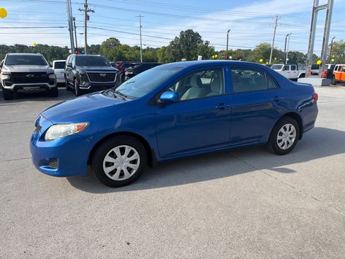 Used 2010 Toyota Corolla FWD image 5