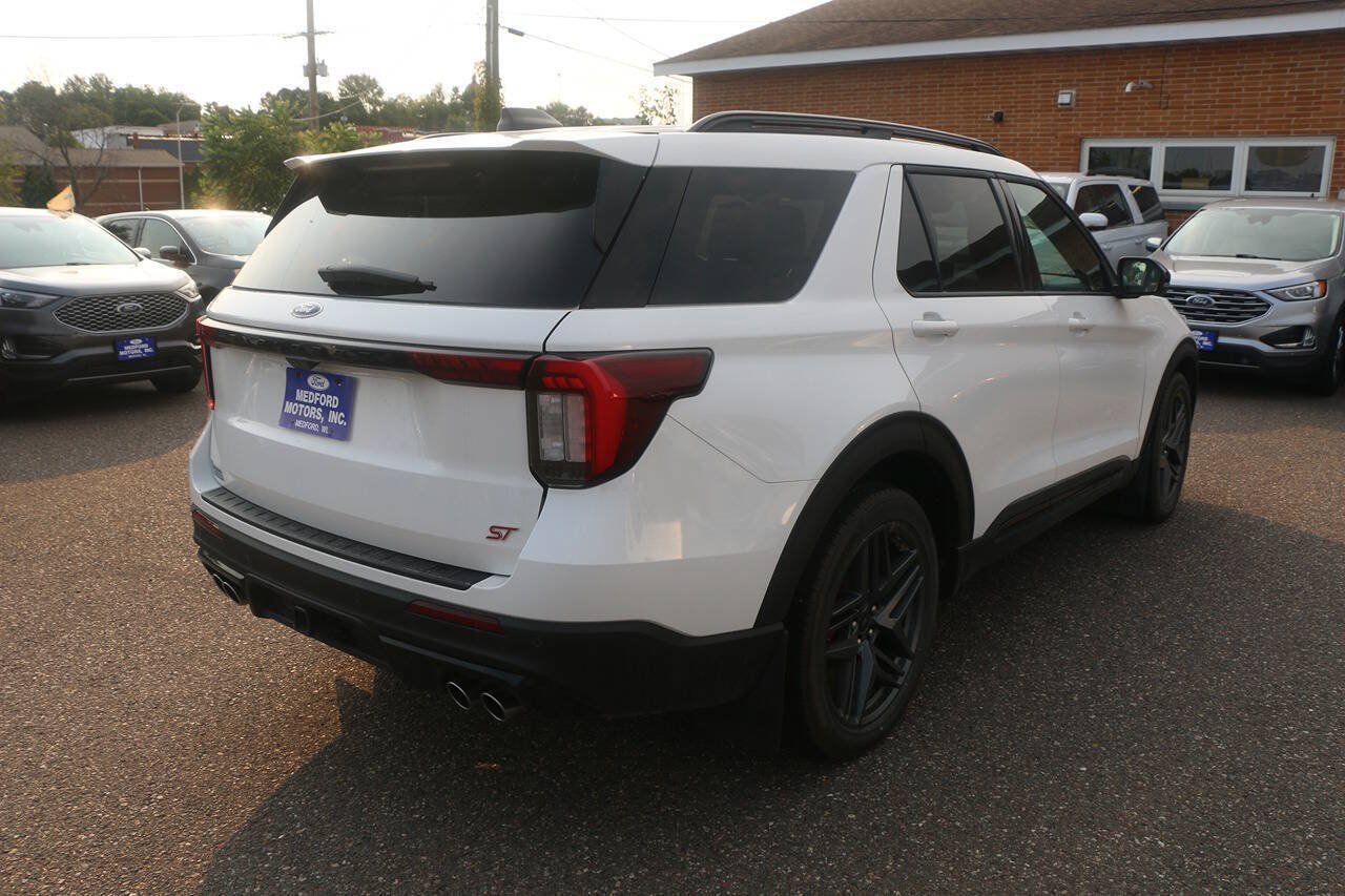 Certified 2025 Ford Explorer ST AWD/4WD image 5