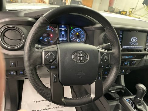 Used 2023 Toyota Tacoma TRD Off-Road AWD/4WD image 20