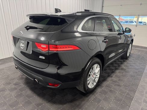 Used 2017 Jaguar F-PACE Prestige image 3