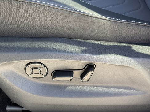 New 2026 Volkswagen Tiguan SE image 20