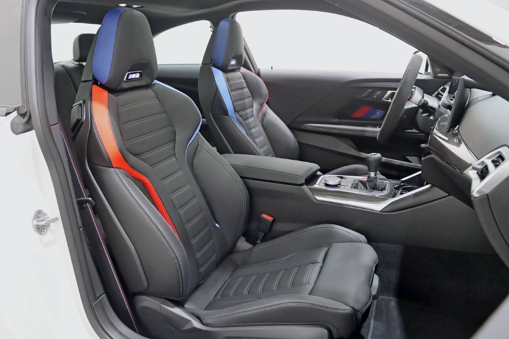 Used 2026 BMW M2 w/ Lighting Package RWD image 30