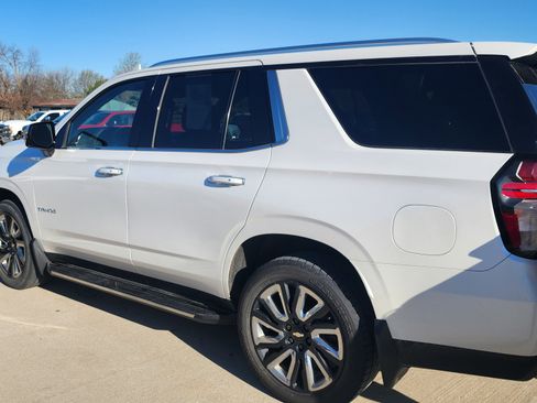 Used 2021 Chevrolet Tahoe Premier w/ Premium Package AWD/4WD image 6