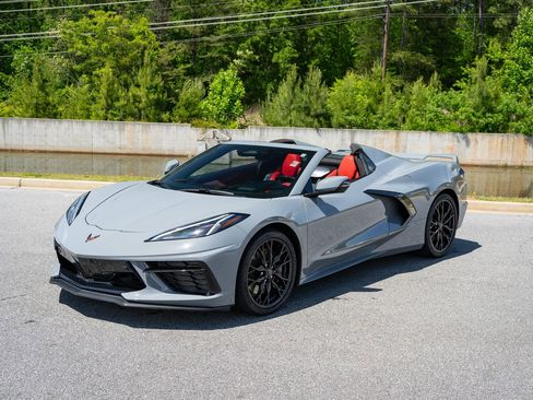 Used 2024 Chevrolet Corvette Stingray Premium Conv w/ Z51 Performance Package RWD image 10