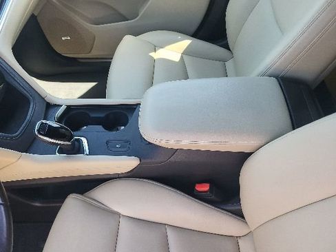 Used 2019 Cadillac XT5 FWD image 30