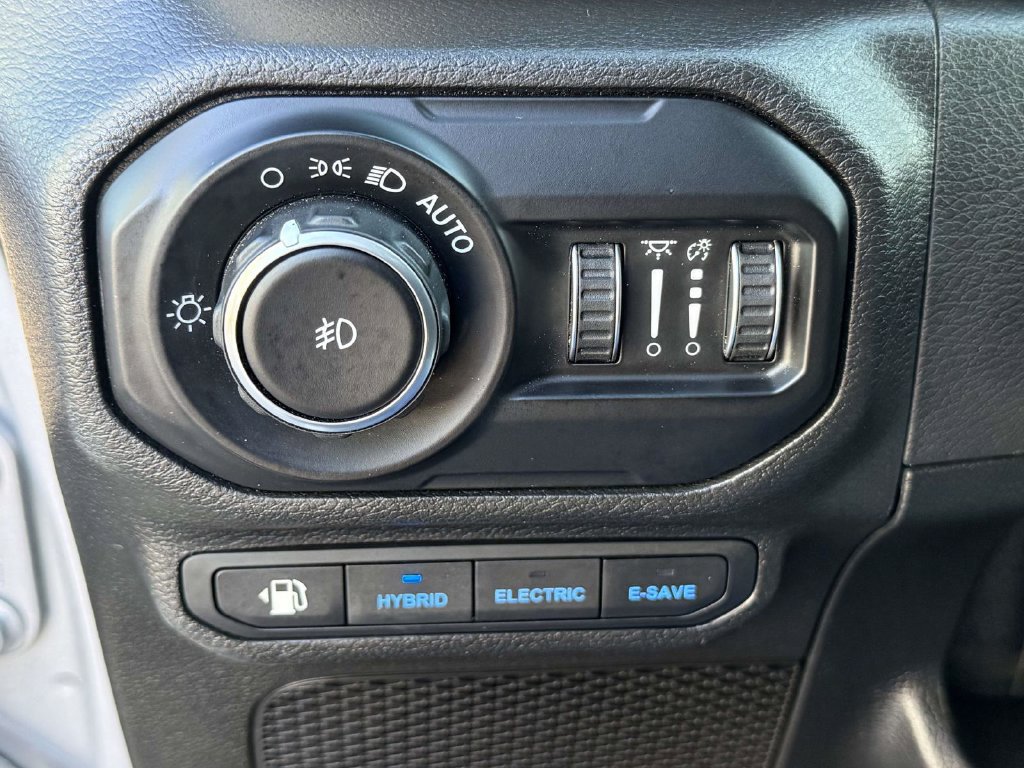 Used 2021 Jeep Wrangler Unlimited Rubicon 4xe w/ Cold Weather Group AWD/4WD image 29