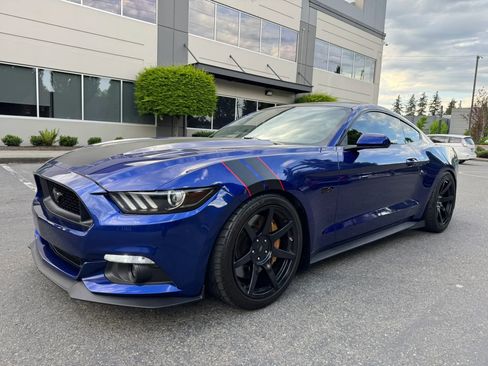 Used 2015 Ford Mustang GT w/ GT Performance Package RWD image 5
