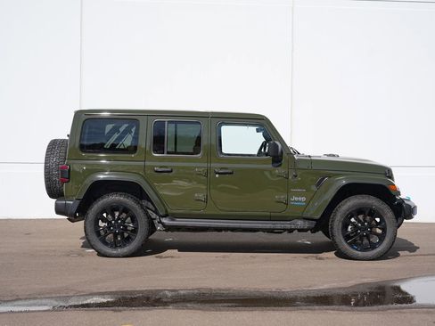 Used 2022 Jeep Wrangler Unlimited Sahara w/ Cold Weather Group image 2