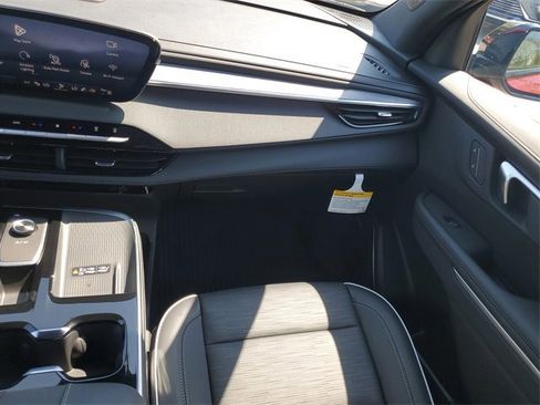 New 2025 Buick Enclave Sport Touring w/ Super Cruise Package image 27