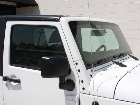 Used 2016 Jeep Wrangler Sahara w/ Dual Top Group AWD/4WD image 6