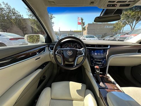 Used 2014 Cadillac XTS Platinum FWD image 16