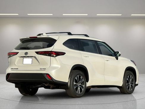 New 2026 Toyota Highlander XLE AWD/4WD image 3