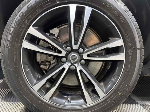 Used 2019 Volvo XC60 T6 Momentum w/ Multimedia Package AWD/4WD image 33