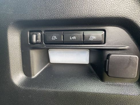 Used 2022 Ford Explorer ST w/ Equipment Group 401A AWD/4WD image 18