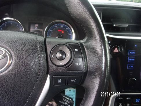 Used 2018 Toyota Corolla SE FWD image 21