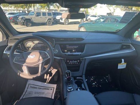 New 2025 Cadillac XT5 Luxury image 19