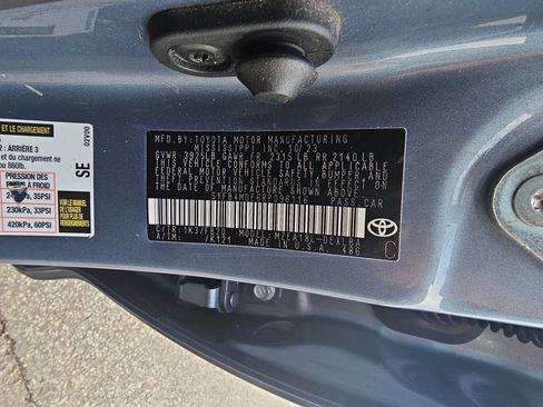 Used 2024 Toyota Corolla LE FWD image 35