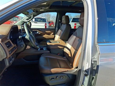 Used 2023 Chevrolet Suburban High Country w/ Premium Package 2 image 11