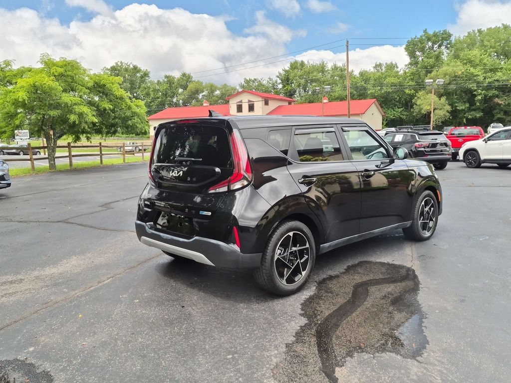 Used 2023 Kia Soul EX FWD image 5