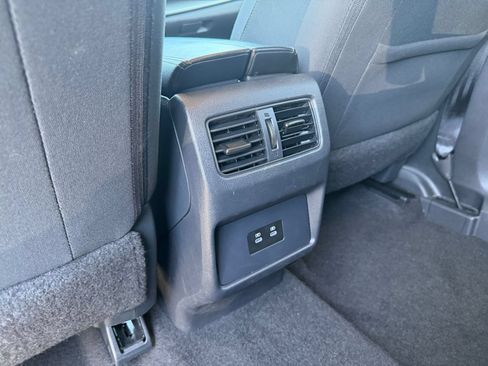 Used 2025 Nissan Rogue SV FWD image 24
