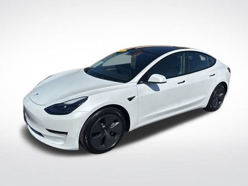 Used 2022 Tesla Model 3 Long Range AWD/4WD image 7