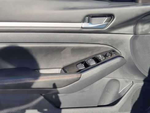 Certified 2025 Nissan Altima 2.5 SR FWD image 28