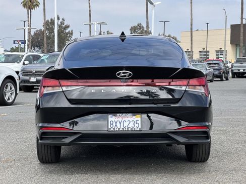 Used 2022 Hyundai Elantra SEL w/ Cargo Package image 4