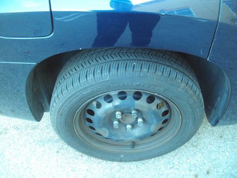 Used 2007 Chevrolet HHR LS image 28