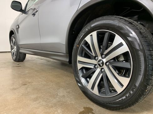 Used 2025 Mitsubishi Outlander Sport ES image 15